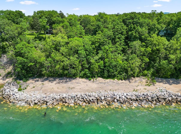 2719 Lake Shore Drive, St. Joseph, MI 49085