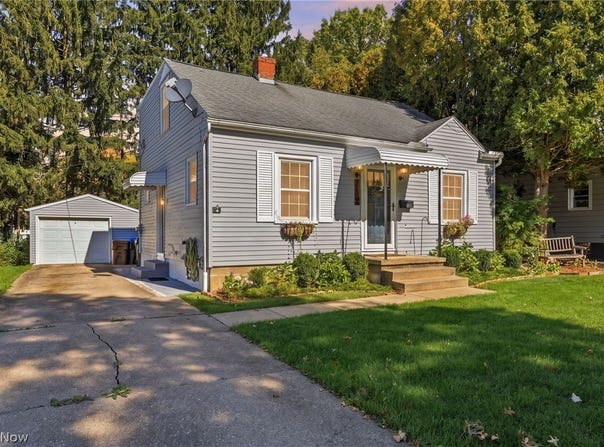 113 Adams Avenue, Cuyahoga Falls, OH 44221