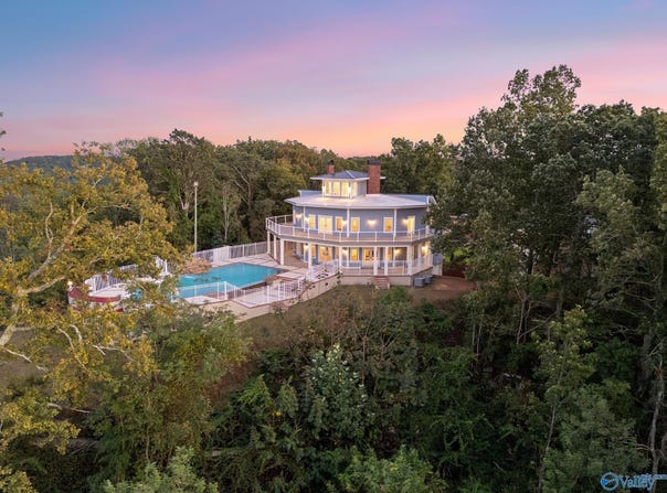 583 Bell Point Road, Laceys Spring, AL 35754