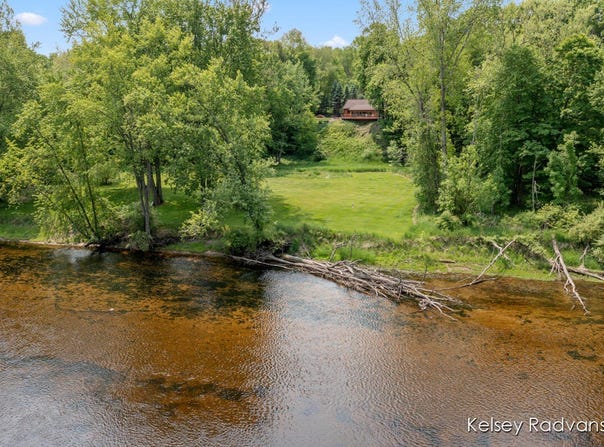 3223 W 96th Street, Grant, MI 49327