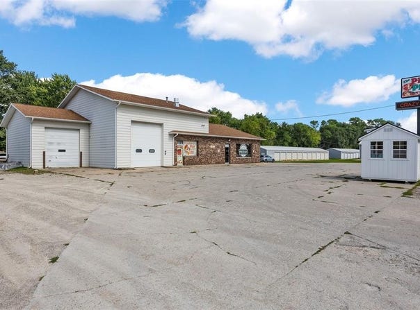 126 Franklin Street, Center Point, IA 52213