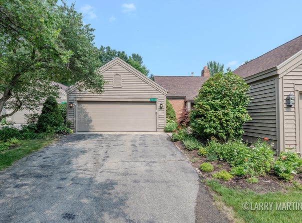 6663 Waybridge Drive SE, Grand Rapids, MI 49546