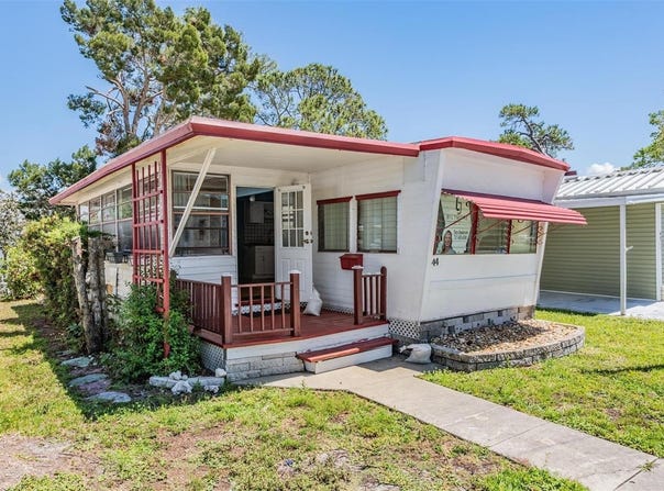 605 MICHIGAN BOULEVARD, DUNEDIN, FL 34698