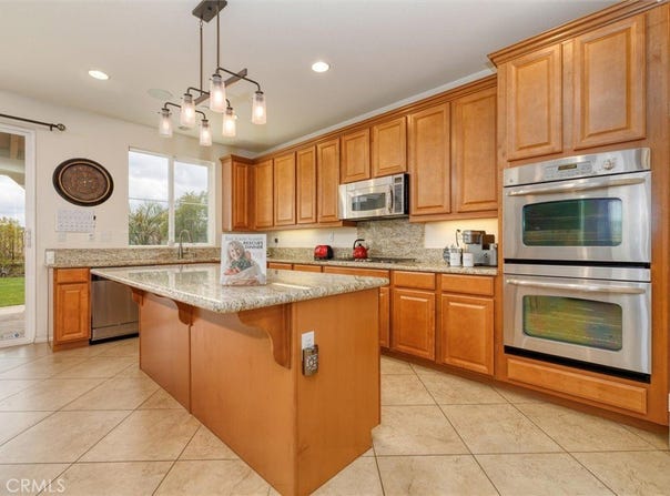22620 Dragonfly Ct, Saugus, CA 91350