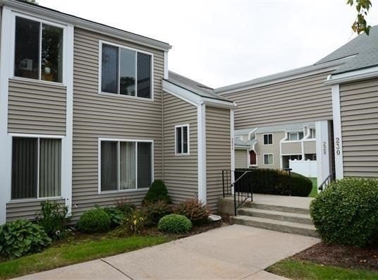 224 Nassau Dr, Springfield, MA 01129