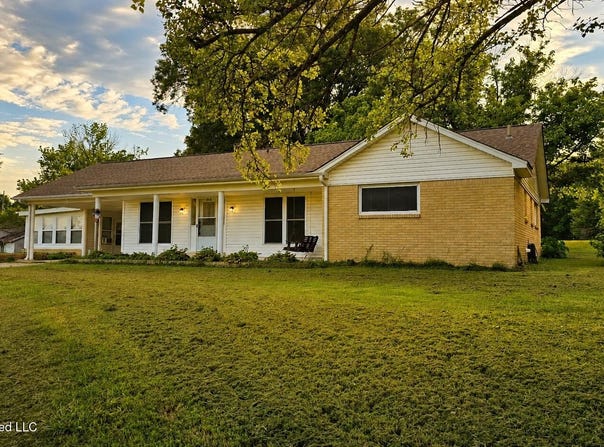 35 Highway 301, Lake Cormorant, MS 38641