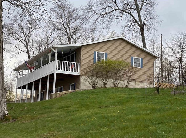 13147 E Hobbieville Road, Springville, IN 47462