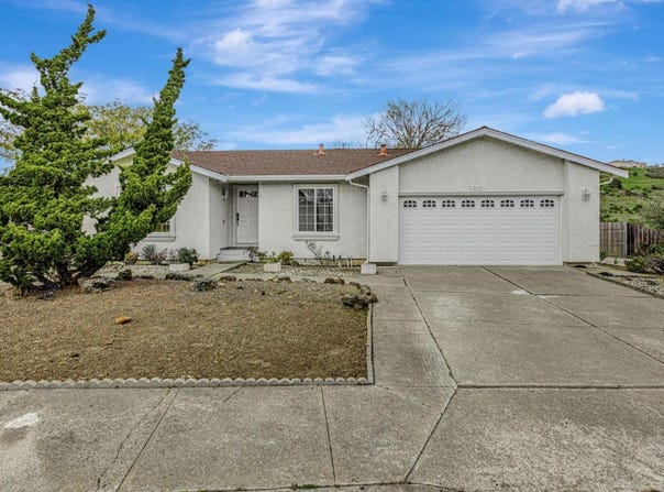 3695 Skyline DR, HAYWARD, CA 94542