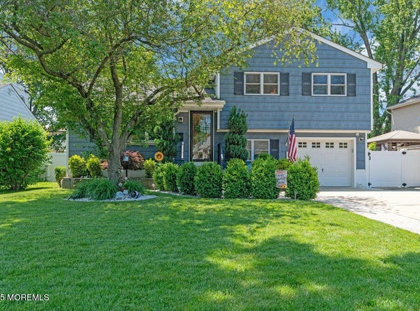 27 Barkalow Avenue, Freehold, NJ 07728