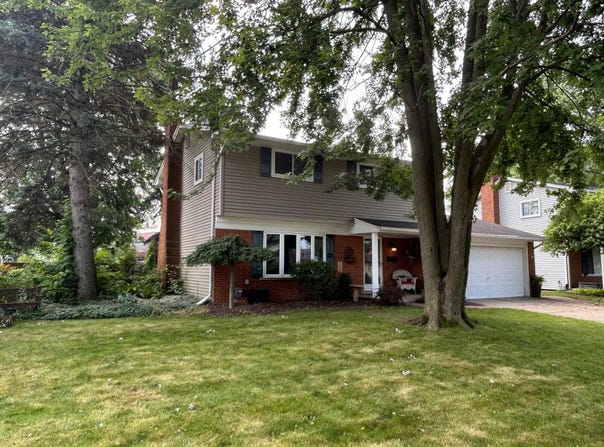 40408 Diane Drive, Sterling Heights, MI 48313