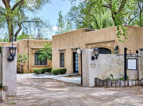 405 Cordoba Lane, Taos, NM 87571
