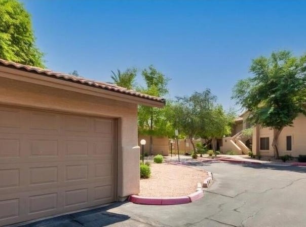 1351 N PLEASANT Drive, Chandler, AZ 85225