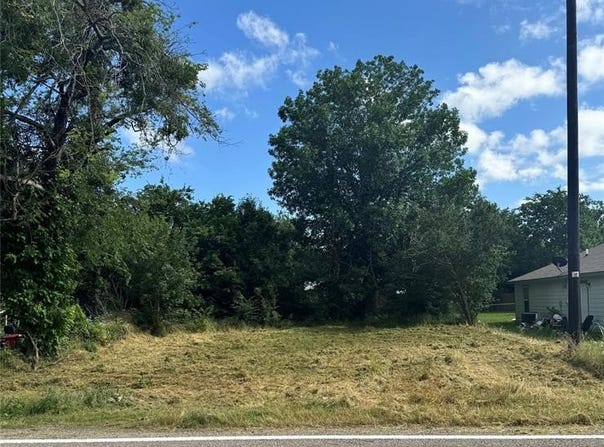 609 West Main Street, Wolfe City, TX 75496