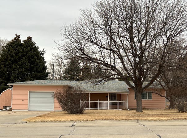 800 E. 10th St., Chadron, NE 69337