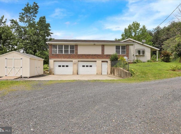 122 ROCK ROAD, PINE GROVE, PA 17963