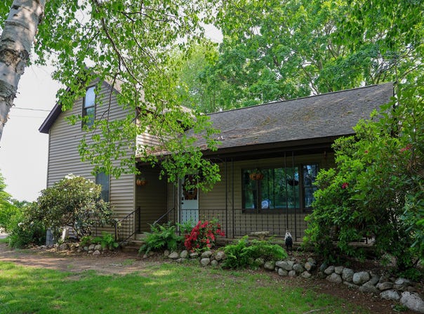 1041 W Arthur Road, Rothbury, MI 49452