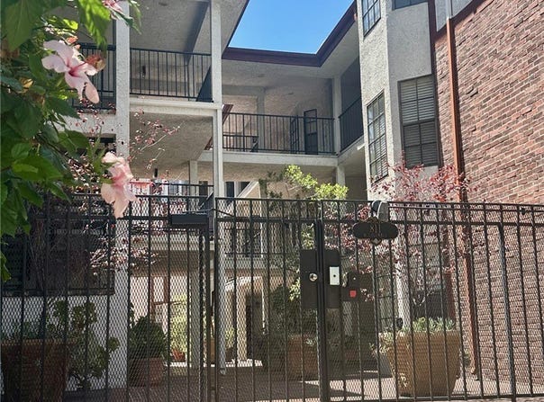811 N Columbus Avenue 18, Glendale, CA 91203