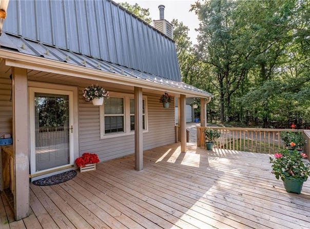 800 Barton Hill  LN, Mountainburg, AR 72946