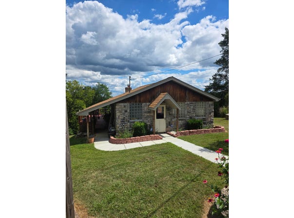 220 Leon Boulevard, Williamstown, KY 41097
