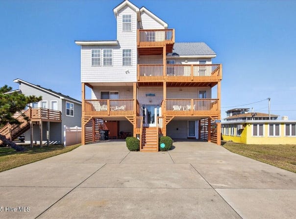 206 E Palmetto Street, Kill Devil Hills, NC 27948