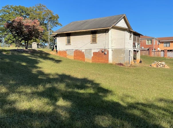 339 29th Avenue Drive NW, Hickory, NC 28601