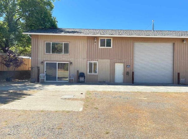 12031 Pine St, Fort Jones, CA 96032