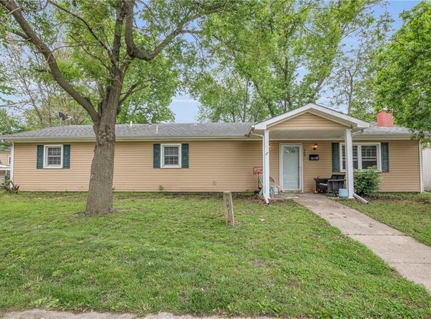 709 E Lincoln Street, Iola, KS 66749