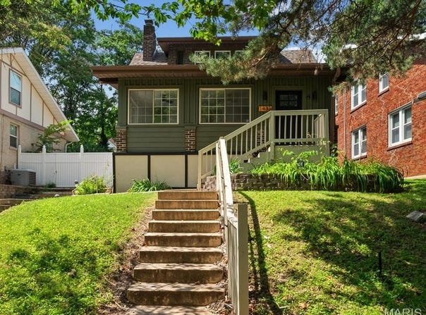 1433 Hawthorne Place, Richmond Heights, MO 63117