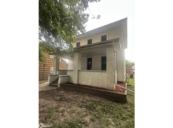 1315 Madison Avenue, Burlington, IA 52601