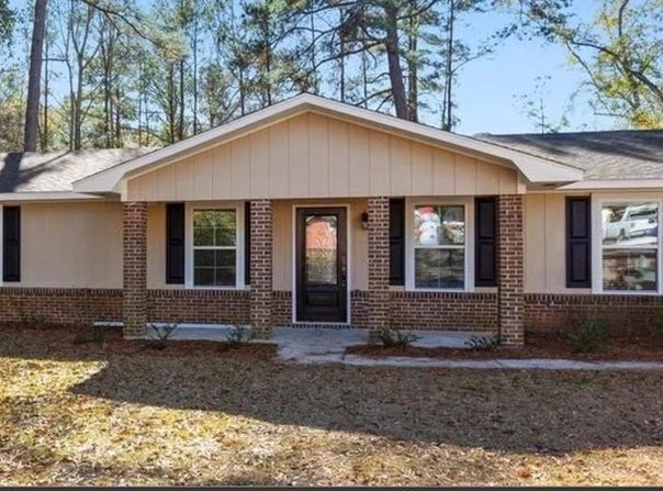142 Emerald St, Ozark, AL 36360