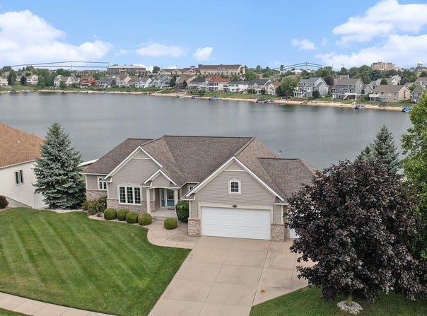 2269 Pleasant Pond Drive SW, Byron Center, MI 49315