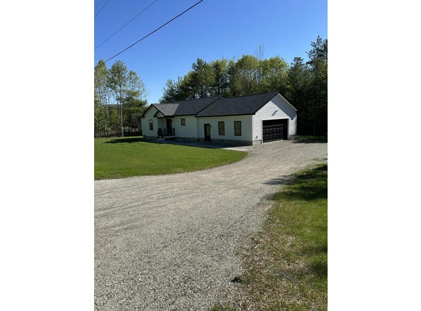 71 Quarry Road, Limerick, ME 04048