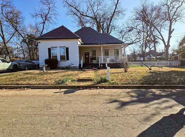 1010 N Howard Street, Palestine, TX 75801