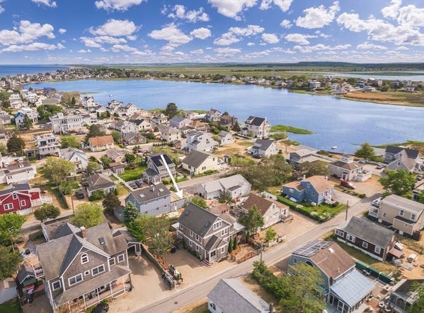 9 62nd St, Newburyport, MA 01950