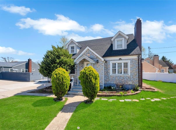 47 Lee Street, Roosevelt, NY 11575