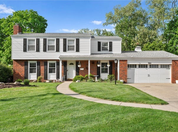 764 Donegal Dr, Bethel Park, PA 15102