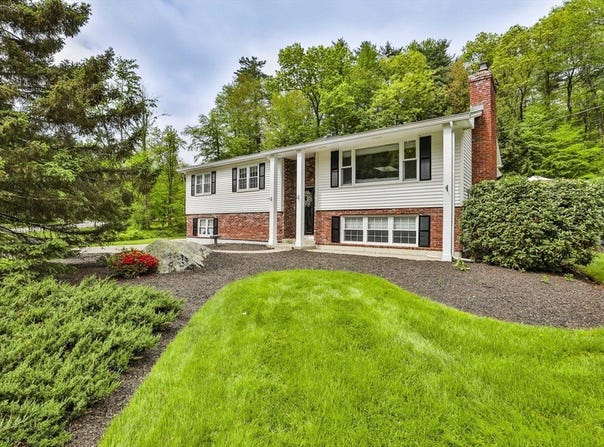9 Edinburgh Drive, Bedford, NH 03110