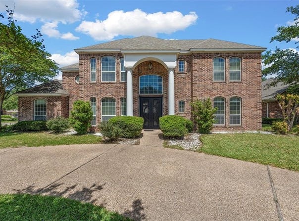 1300 Enchanted Rock Circle, Waco, TX 76712