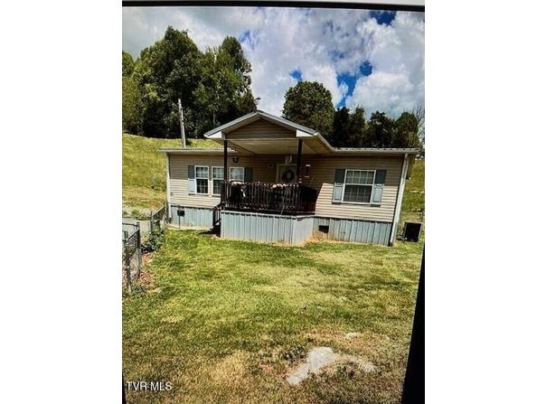 402 Beeline Road, Duffield, VA 24244