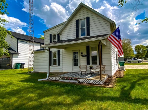 402 E Oxford Street, Otterbein, IN 47970