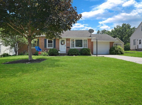 1416 W 7th Street, Cedar Falls, IA 50613