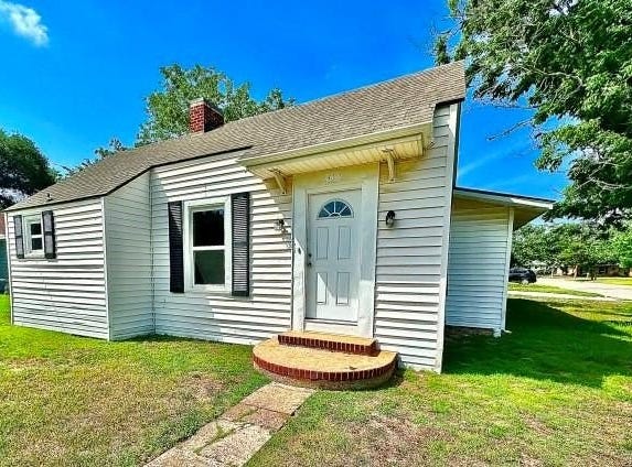 312 2nd Street, Cuero, TX 77954