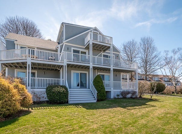 7 Hawthorne Lane, Gloucester, MA 01930