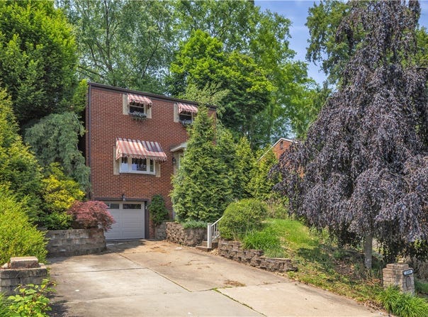 2389 High Oak Dr, Banksville/Westwood, PA 15220