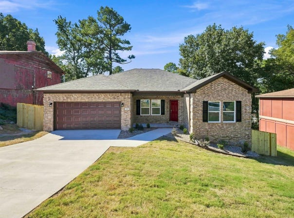 11 British Colonial .5 Drive, Little Rock, AR 72206