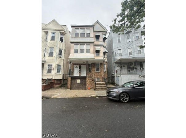 135 Ridge St, Newark City, NJ 07104-1375
