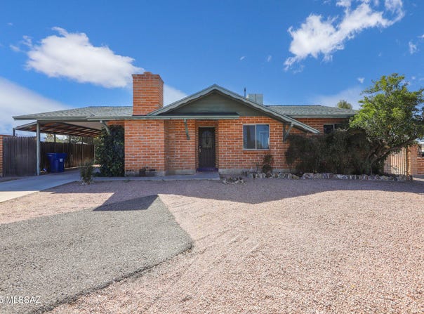 1621 S Camino Seco, Tucson, AZ 85710