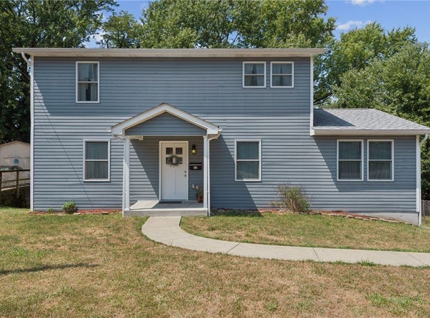 129 Jay Dr, Penn Hills, PA 15147
