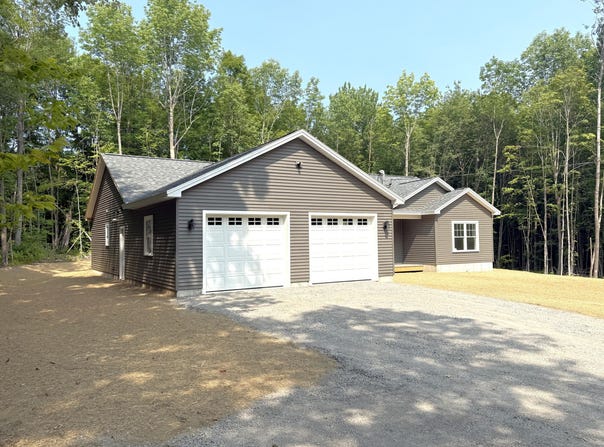 22 Lindsay Way, Sidney, ME 04330