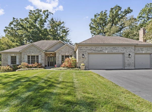 3401 Thunderbird Lane, Crystal Lake, IL 60012